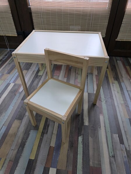 Espressor Delonghi, scaune, mese sticla, panou afisaj, closet copii,